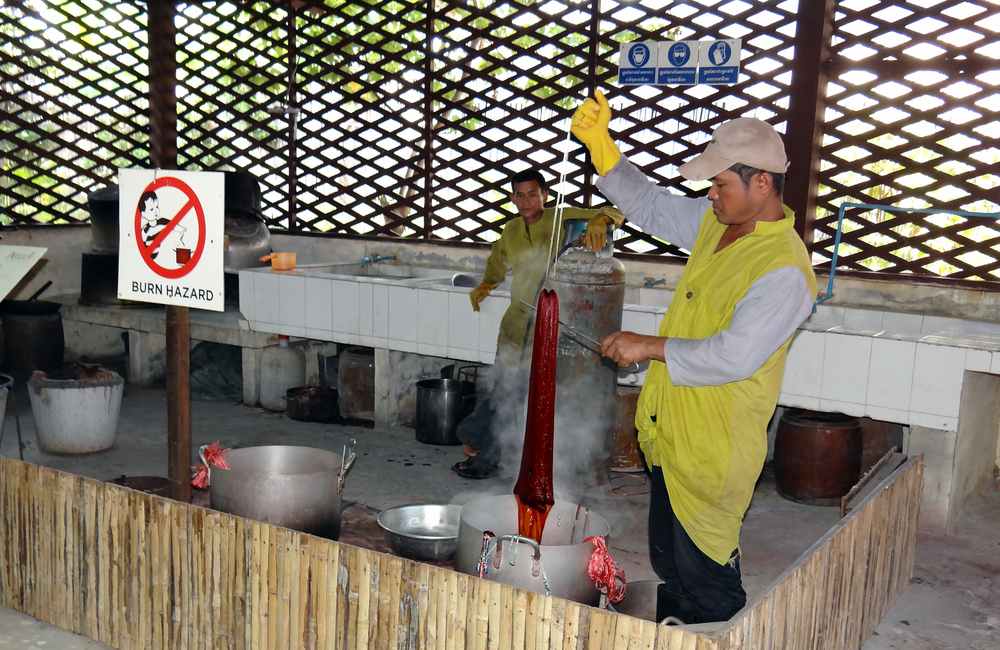 01880